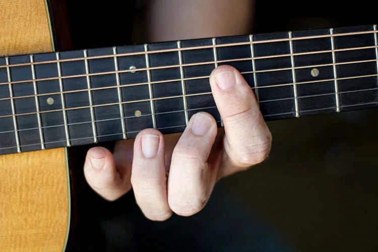 An A7 shape played at the 9th fret yields an E7 chord.