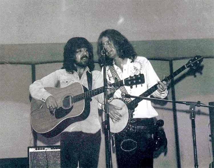 clarence-white-roger-mcguinn-photo-Dan-Volonnino