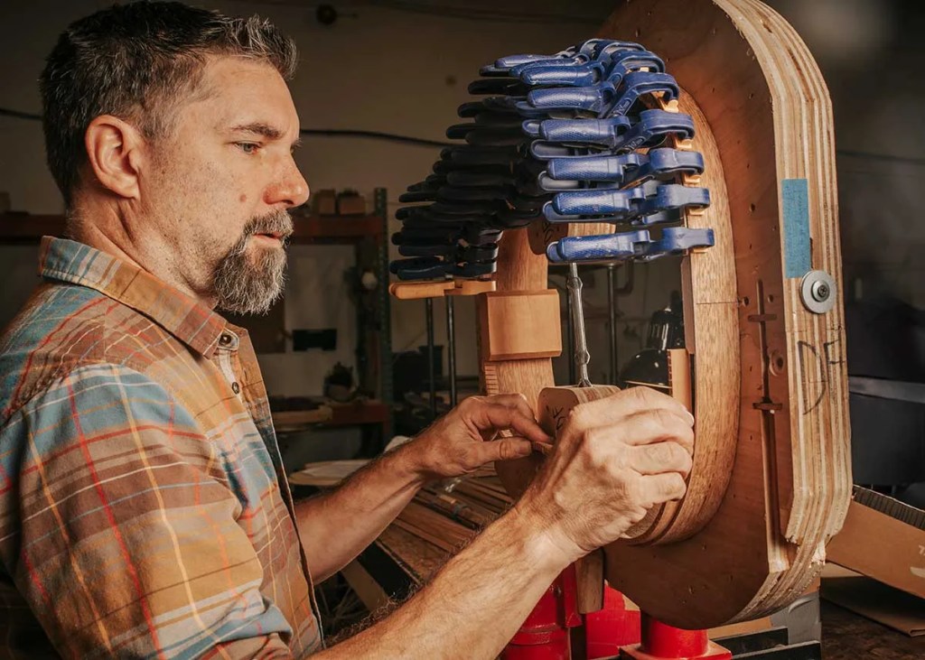 Luthier Dale Fairbanks in his workshop. Photo ©Mathilde Sauvé