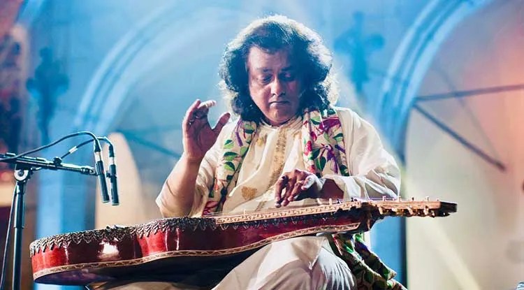 Debashish Bhattacharya playing slide style on his self-designed Chaturangui