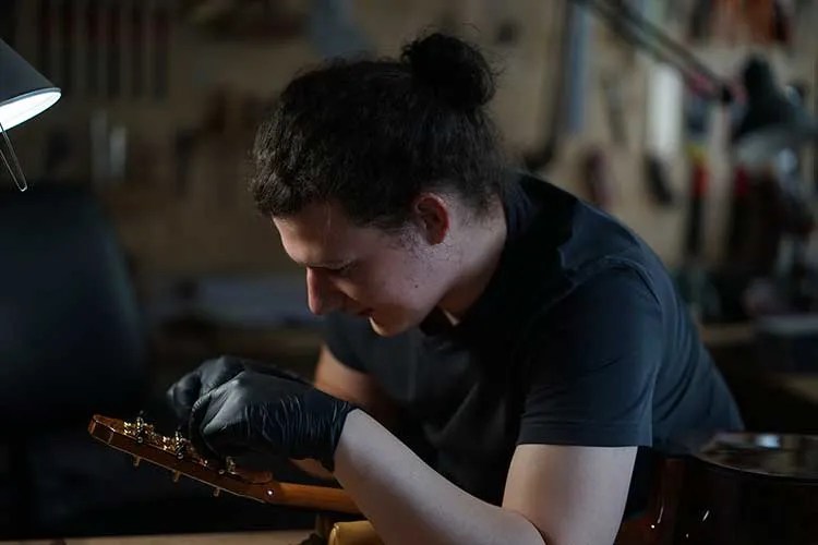 Luthier Max Spohn