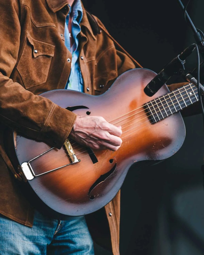 Dave Rawlings’ 1935 Epiphone Olympic. Photo: Emilio Herce 