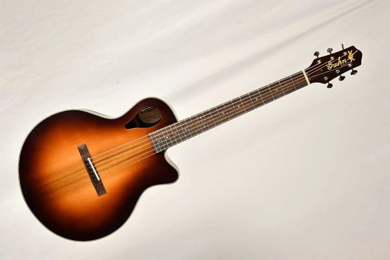 Gruhn Versitar, Photo: Eric C. Newell/Gruhn Guitars