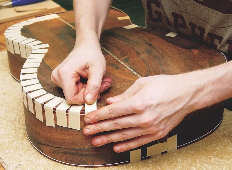 binding guitar