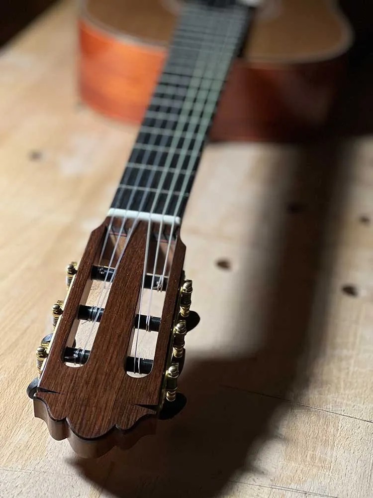 Headstock of a guitar from luthier Brian Itzkin