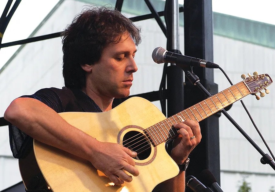 Acoustic guitarist Peppino D'Agostino