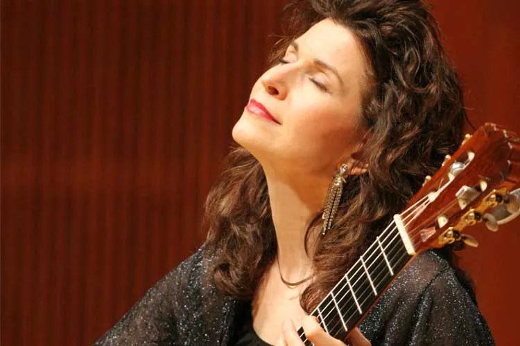 Sharon Isbin playing classical guitar